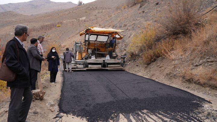 آغاز عمليات روکش آسفالت 3/5 کيلومتر از محور تالون در شهرستان تهران