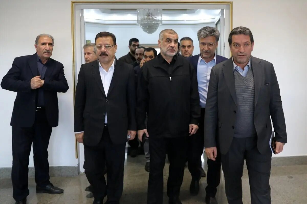 تشريح مصوبات سفر نايب رئيس مجلس به هشترود و چاراويماق؛ توسعه زيرساخت‌ها و پروژه‌هاي عمراني در حوزه انتخابيه در اولويت است