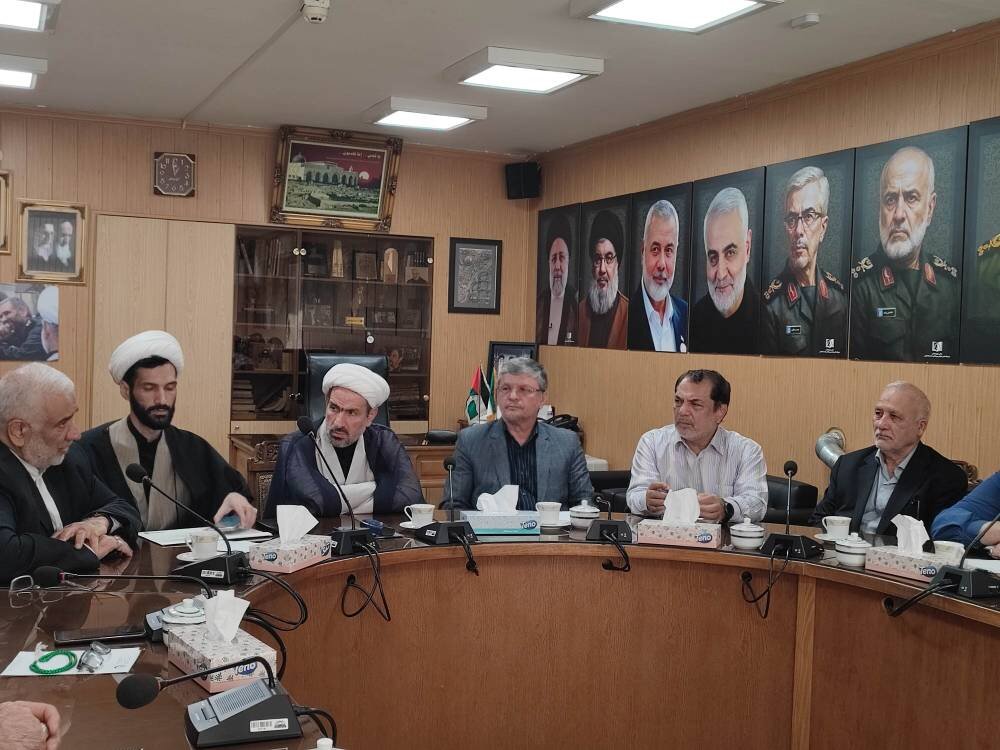 نشست کارگروه‌های مردمی حوزه مقاومت با سفیر ایران در یمن برگزار شد/ اعلام آمادگی کارگروه‌ها برای پذیرش دانشجویان یمنی