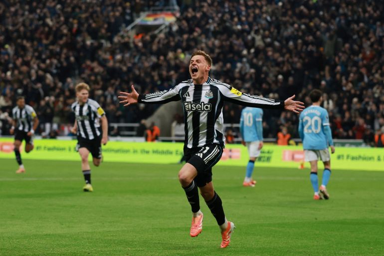 شاهد.. نيوکاسل يونايتد يطيح بمانشتسر سيتي بثنائيه بارنز