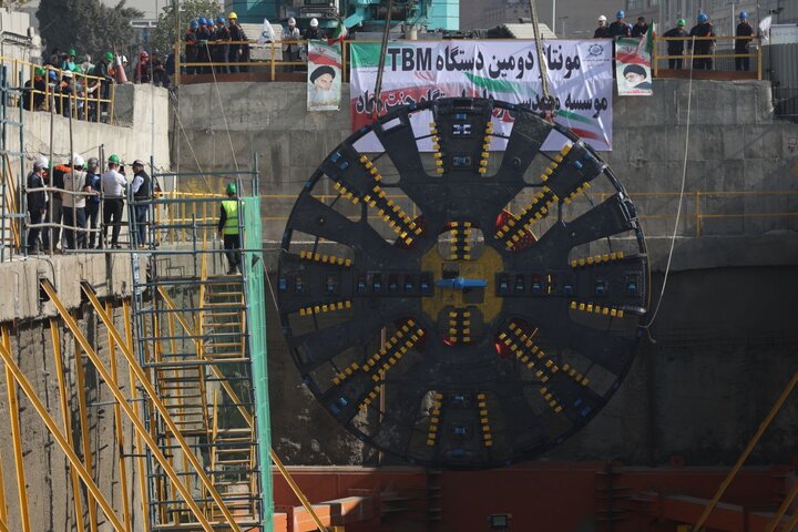 مونتاژ مهمترین قطعه دومین TBM در کارگاه جنت‌آباد از خط 10؛ آغاز عملیات حفاری از  دی‌ماه/ ساخت ایستگاه‌ها با اولویت بخش غربی انجام می‌شود
