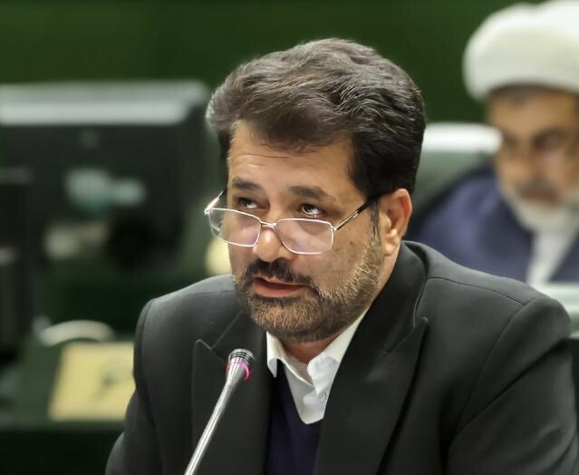 قطع برق موتور پمپ‌هاي زاينده‌رود به کشاورزان آسيب جدي زده است