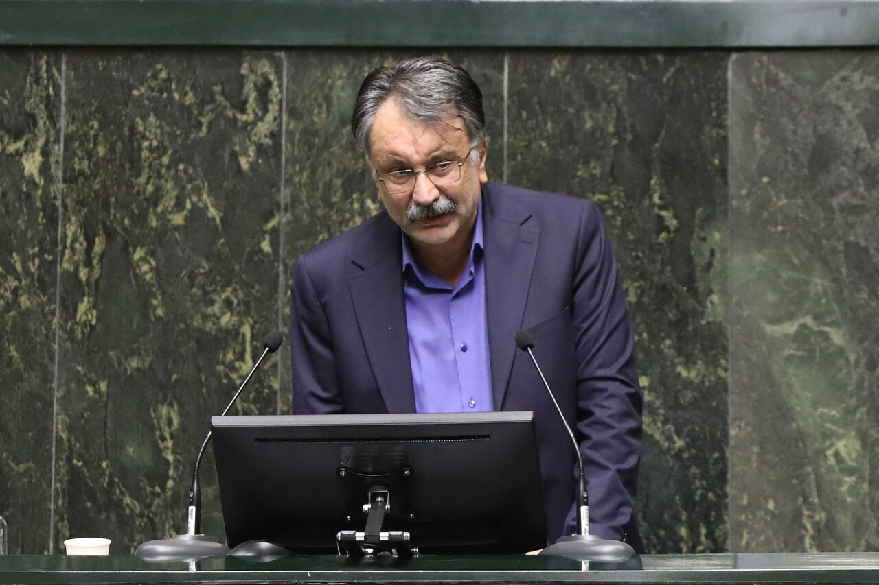 مردم سقز و بانه زير فشار گراني و بحران آب تاب نمي‌آورند