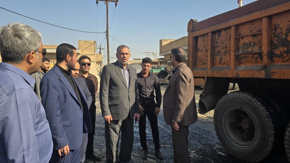 به همت موسوي‌زاده 115 تن قير رايگان براي پروژه‌هاي کوت‌عبدالله اختصاص مي‌يابد / مشکلات راه، آب، برق و معابر روستاهاي حبيشي و حميدانيه رفع مي‌شود