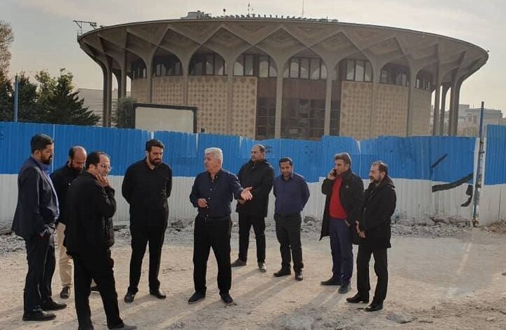 بازديد شهردار منطقه 11 از روند بهسازي حاشيه معابر تئاتر شهر