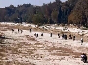 زاینده‌رود بار دیگر قربانی یک تصمیم بحث‌برانگیز شد/ تاریخ اصفهان را در سایه سوء مدیریت به مکانی تجاری مبدل نکنید