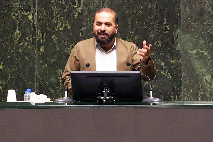 افزایش قیمت بنزین باید با ارتقای معیشت مردم همراه باشد