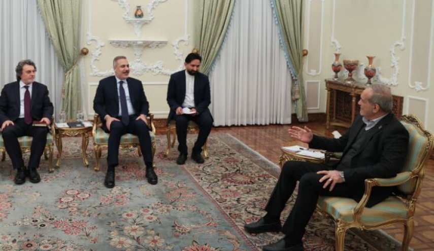 پزشکیان در دیدار فیدان: کشورهای اسلامی شرایط را تسهیل و از پیچیده‌ کردن مسائل پرهیز کنند