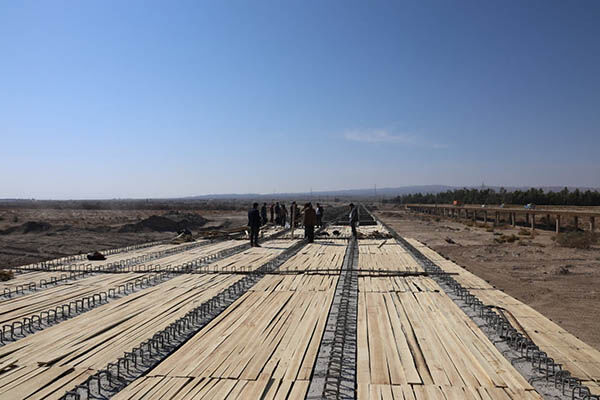 حرکت رو به جلو در احداث پل دوم بهادرآباد / پيگيري راه و شهرسازي براي رفع مطالبات مالي