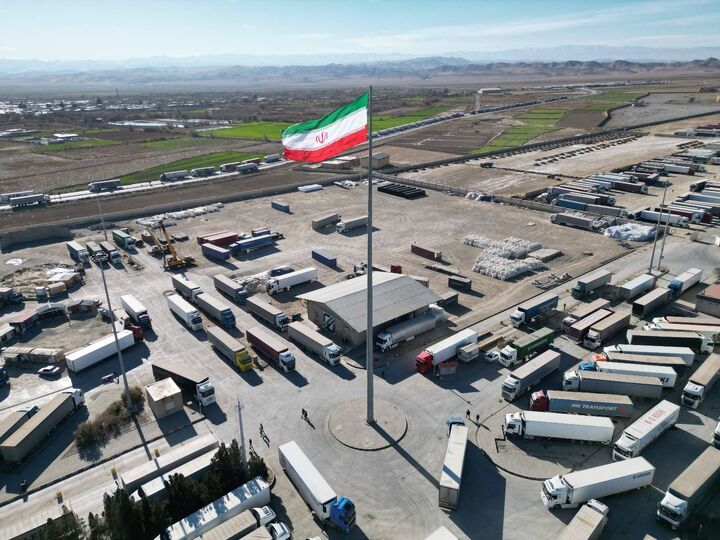 تردد ناوگان از پايانه هاي مرزي استان در 8 ماهه اول سال جاري 17 درصد افزايش يافت