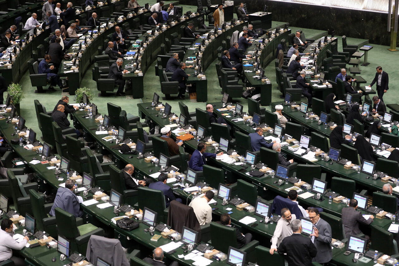 پیشنهادات 4 گانه مجلس برای اصلاح ساختار اقتصادی/حل مشکلات تنها با جراحی عمیق نظام بانکی و فعال‌سازی دارایی های دولت ممکن است