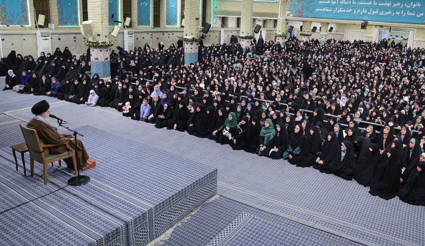 زن، کارگزار خانه نیست، مدیر است/ رسانه ها مراقب باشند ترویج دهنده تفکر غلط غربی درباره زن نباشند