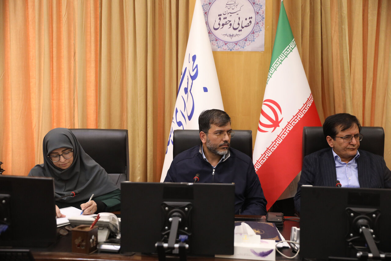 بررسي ابعاد حقوقي طرح‌هاي هادي روستايي با حضور وزير جهاد و رئيس محيط زيست