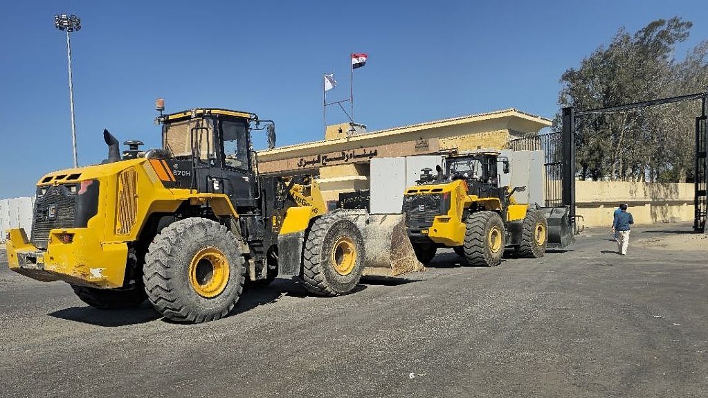 مصدر مصري ينفي التنسيق مع إسرائيل لفتح معبر رفح خلال الأيام القادمه لخروج سکان غزه