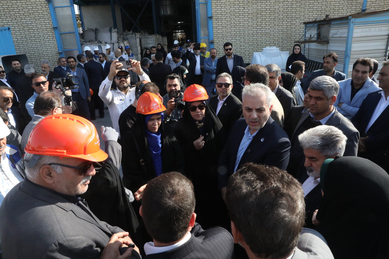 بازديد ميداني فراکسيون نظارت بر صنعت نفت از پروژه توليد پلاستيک زيست تخريب‌پذير