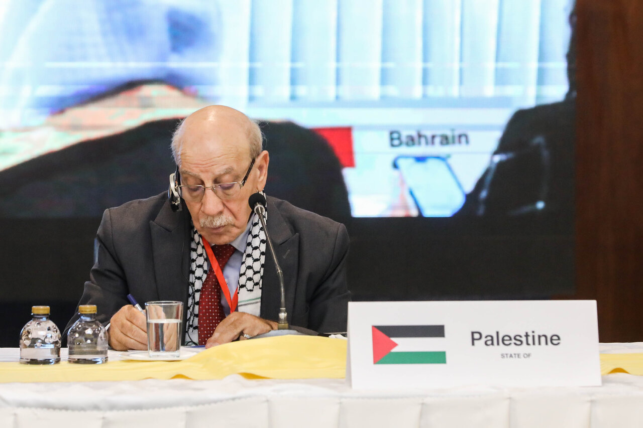 سرنوشت مردم فلسطين بايد توسط خودشان و بدون قيموميت تعيين شود