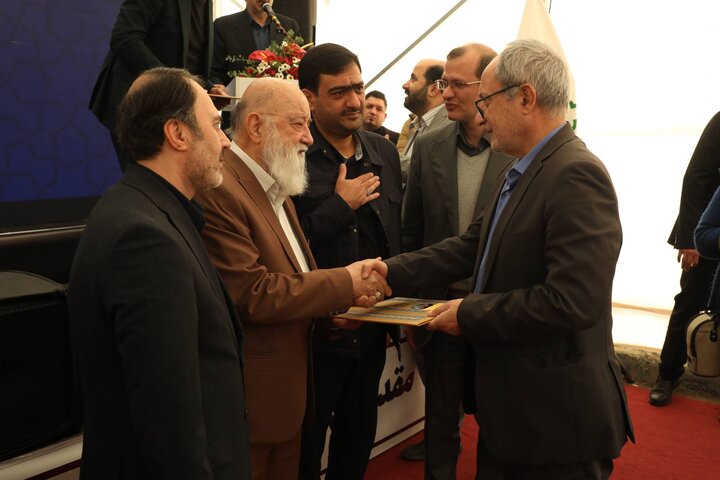 "المان شهداي اقتدار" پيامي جاودان بر قامت بزرگراه هاشمي رفسنجاني