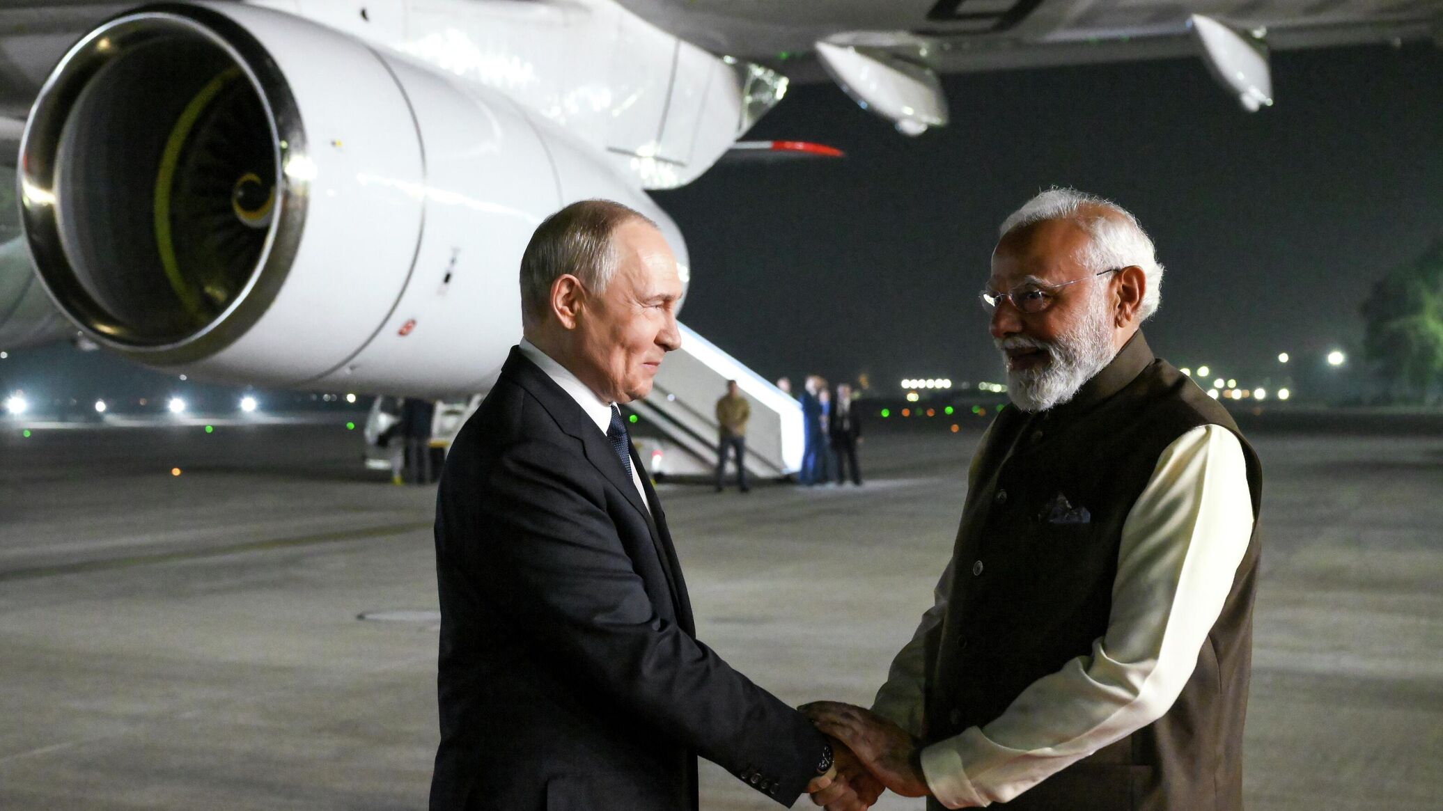 Modi Personally Greets Putin at Indian Air Force Base Palam