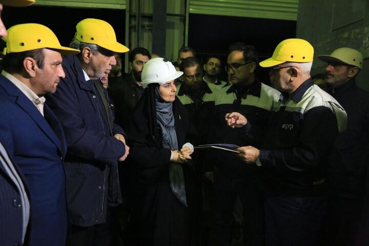 بازديد وزير راه و شهرسازي از خطوط توليد واگن سازي در زنجان